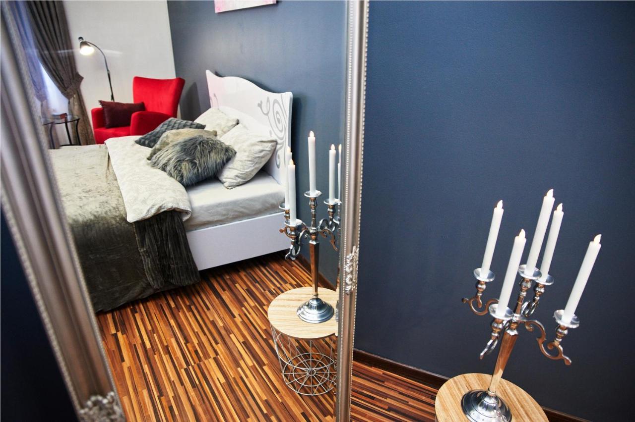 Designer Apartment In The Center Lviv Eksteriør billede