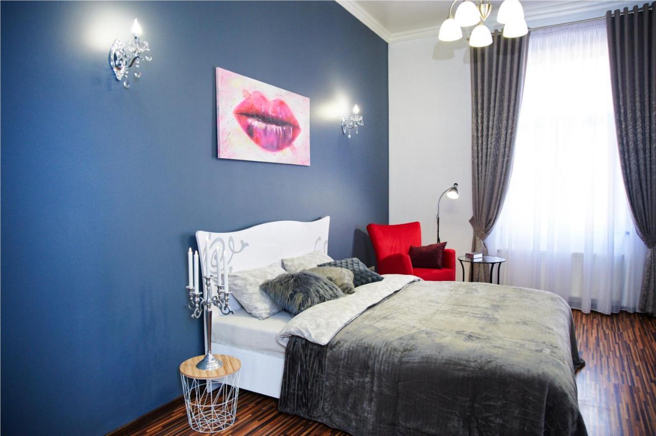 Designer Apartment In The Center Lviv Eksteriør billede