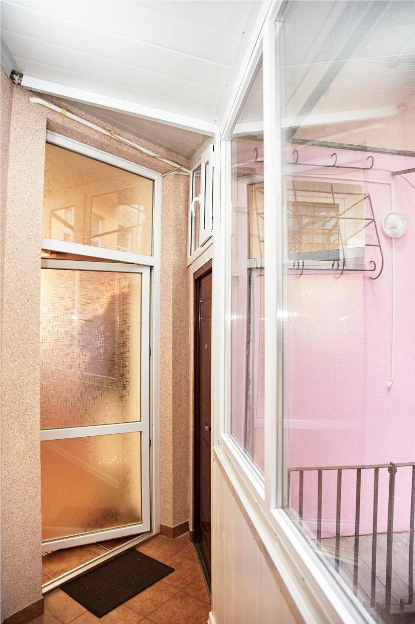 Designer Apartment In The Center Lviv Eksteriør billede