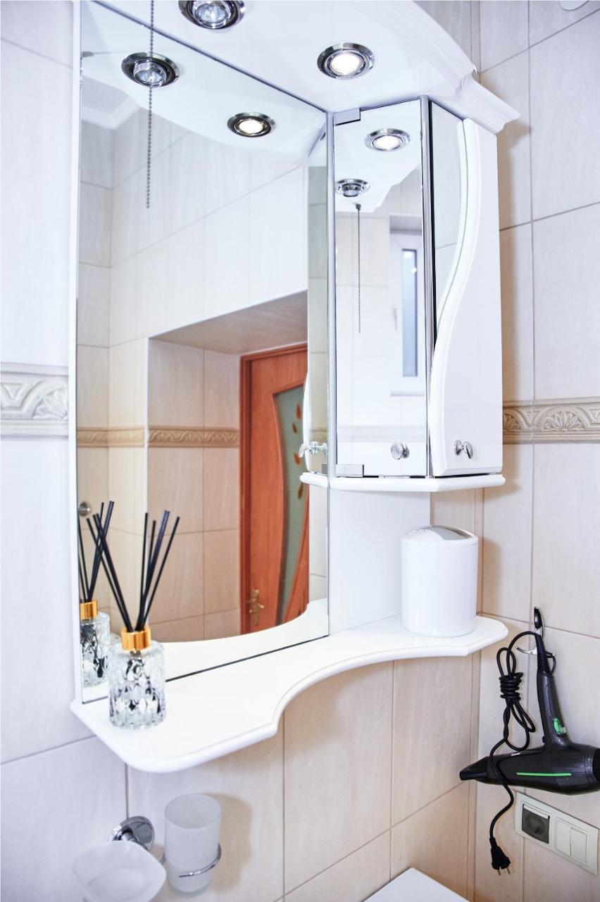 Designer Apartment In The Center Lviv Eksteriør billede