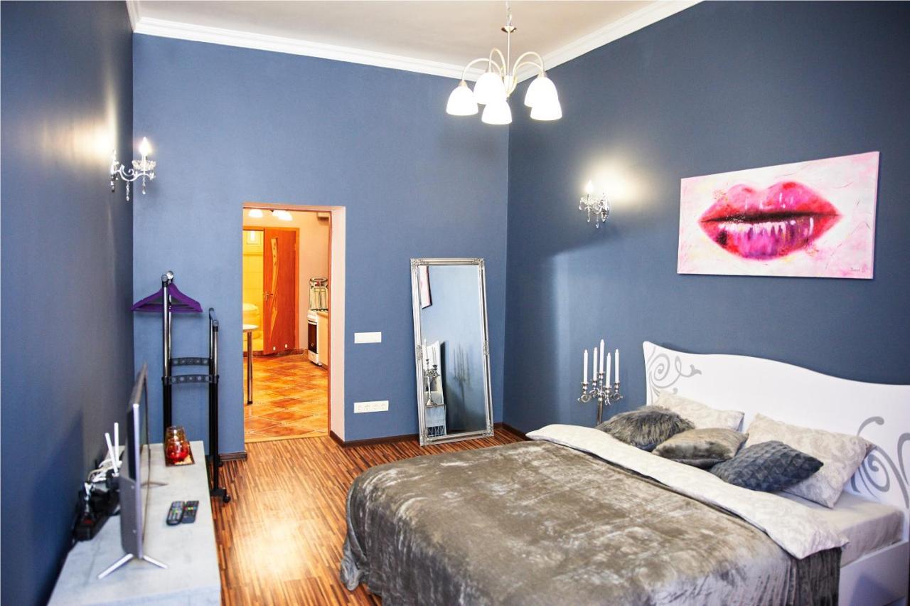Designer Apartment In The Center Lviv Eksteriør billede