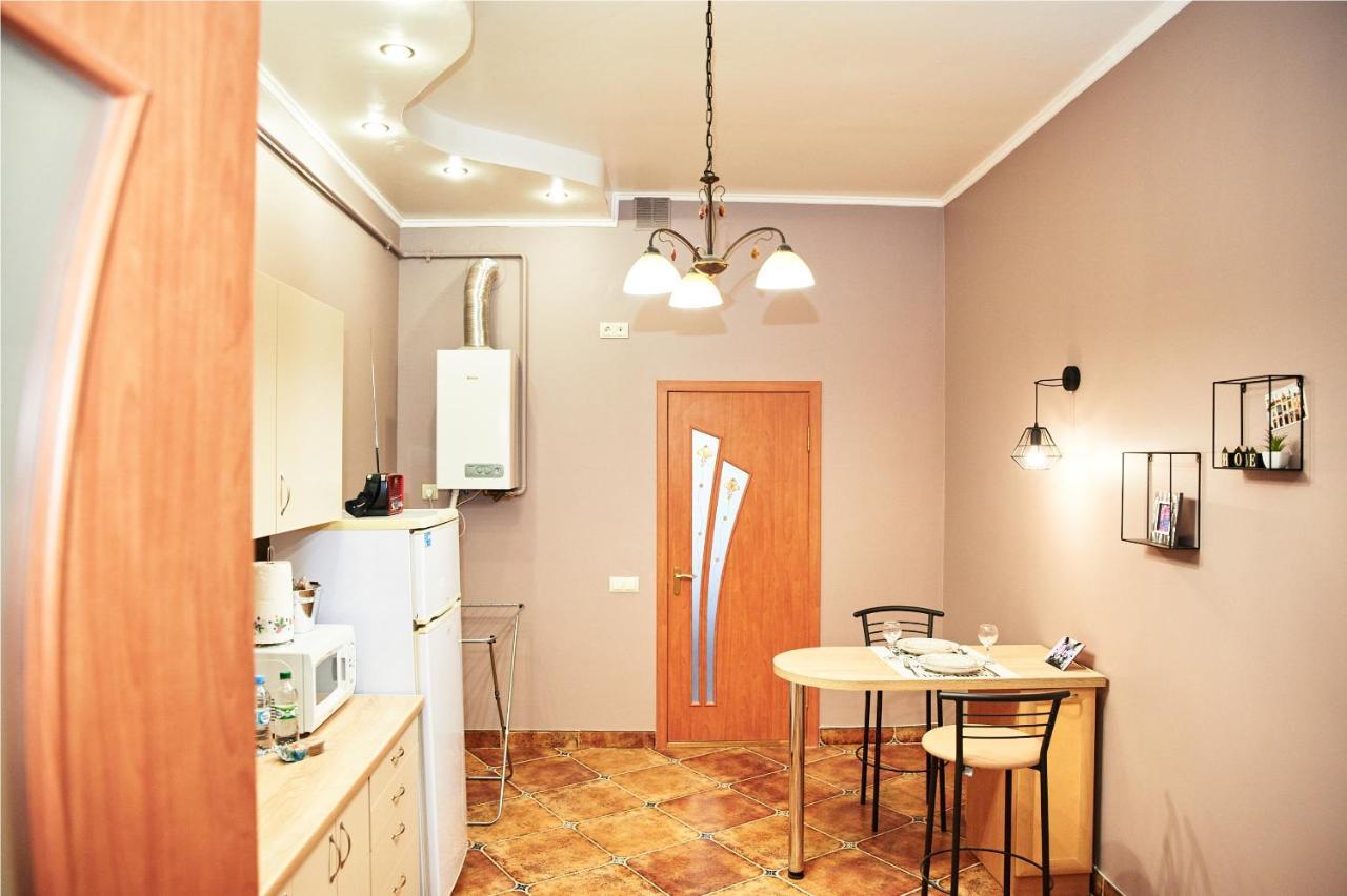Designer Apartment In The Center Lviv Eksteriør billede